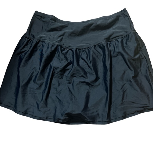 Raisins
Women's Tranquilo Solids Bravo Plus Size Swim Skirt - Picture 2 of 6